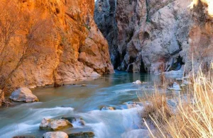 lili canyon 4 jpg جاهای دیدنی پنهان: کاوش در شگفتی‌های کمتر شناخته‌شده لرستان
