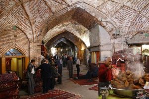 خرید سوغات از بازار سنتی کرمانشاه در تور کرمانشاه