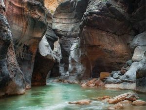 تنگه هلت پلدختر.jpg2 جاهای دیدنی پنهان: کاوش در شگفتی‌های کمتر شناخته‌شده لرستان