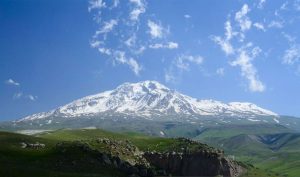 کوه سبلان راهنمای جامع سفر به اردبیل: کشف تاریخ، طبیعت و چشمه‌های شفابخش