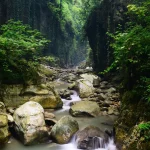 رودخانه زلال و صخره های تنگه دار مازندران