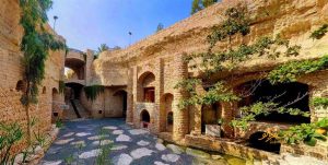 شهر زیرزمینی کاریز کیش با معماری سنتی