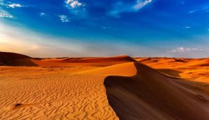 سکوت کویر و مسیرهای ماسه‌ای در تور کویر مرنجاب از مشهد