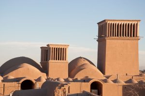 بادگیر سنتی یزد، نماد معماری کویری در تور یزد از مشهد